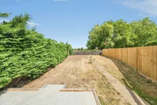 Queens Avenue, Newport Pagnell