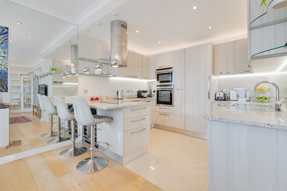 Boardwalk Place, E14 photo 8