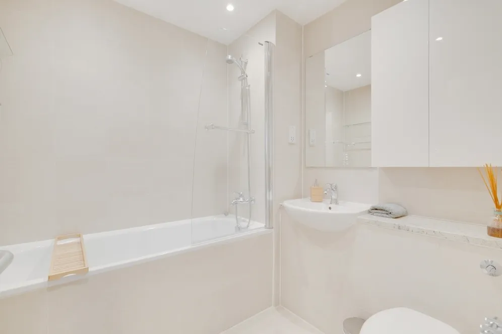Boardwalk Place, E14 photo 15