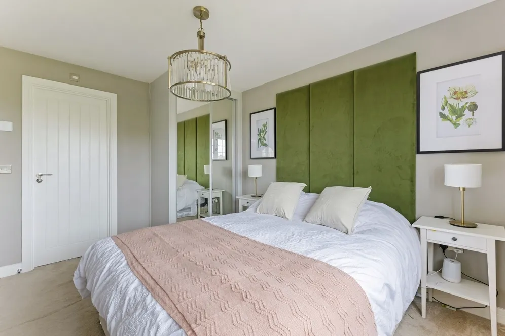 Elizabeth Gardens Goffs Oak EN7 photo 16
