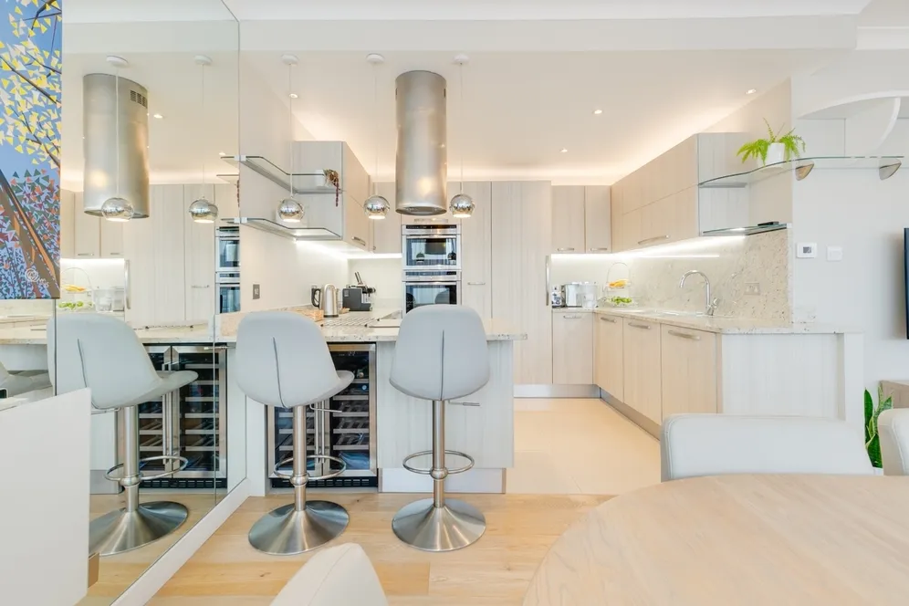Boardwalk Place, E14 photo 18