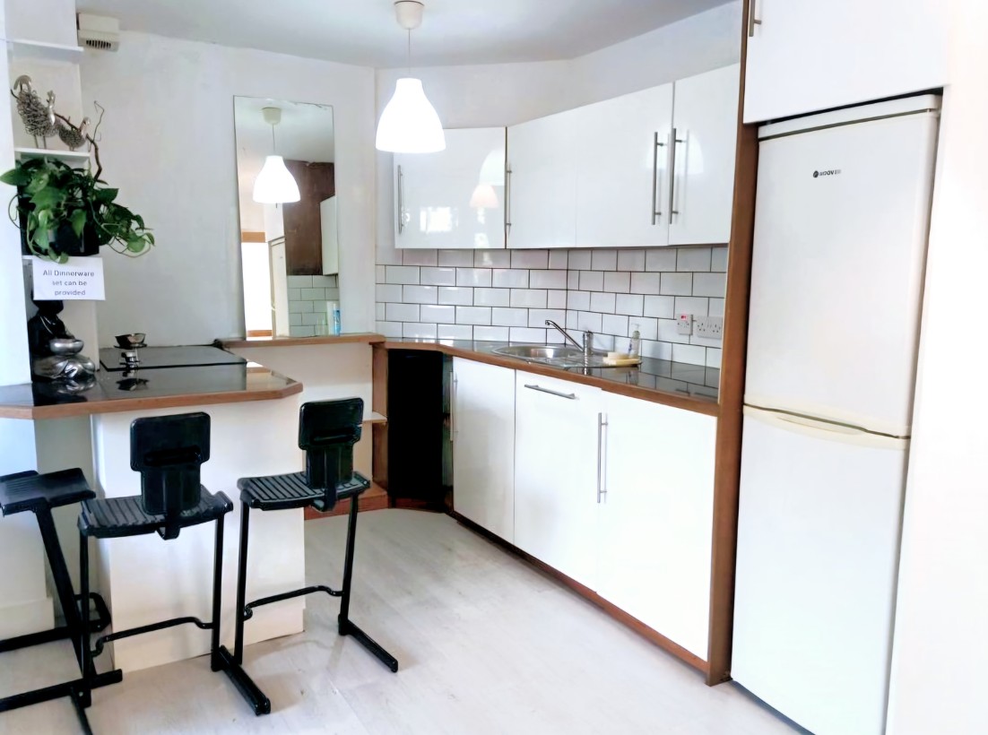 One Bedroom Ground Floor Flat with Garden for Rent  Wallcote Avenue, NW2 Image 3