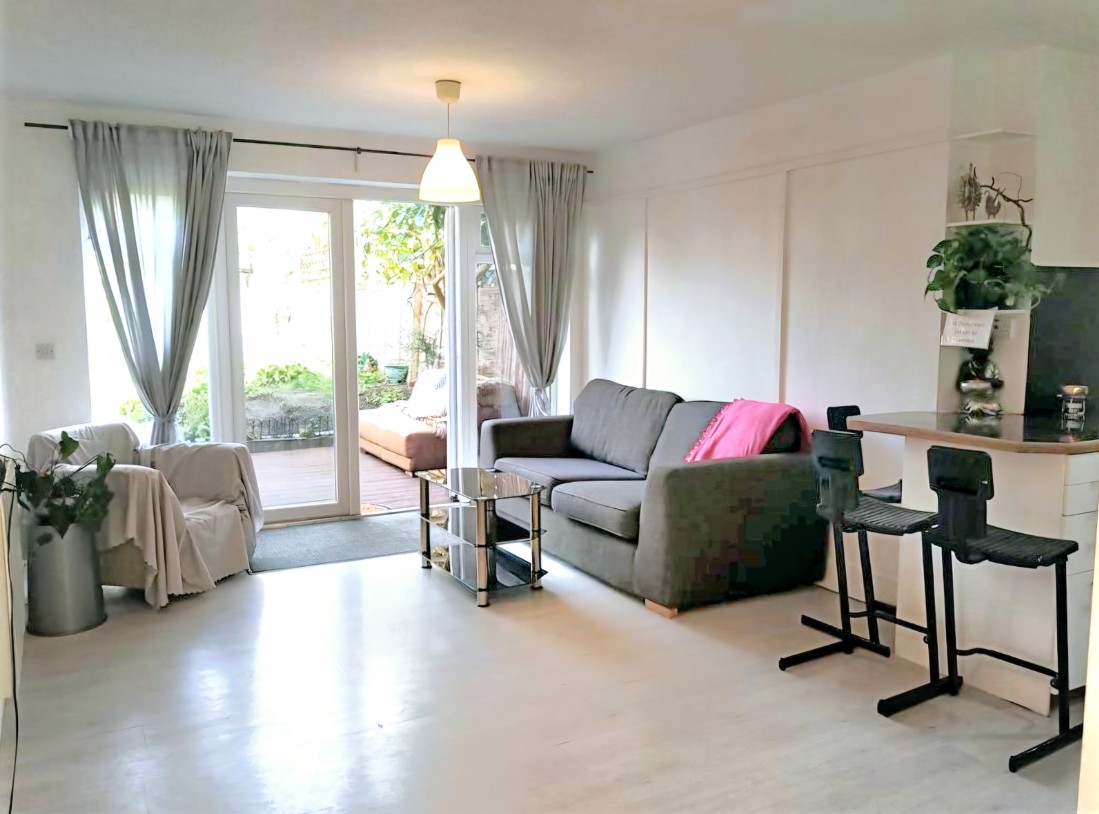 One Bedroom Ground Floor Flat with Garden for Rent  Wallcote Avenue, NW2 Image 1
