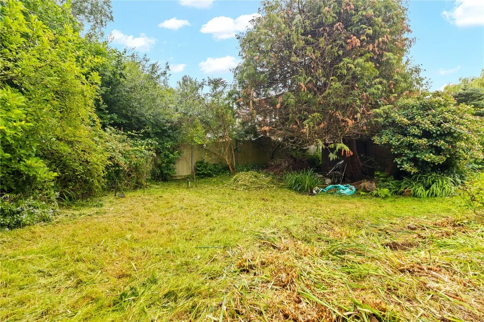 Property carousel item 17