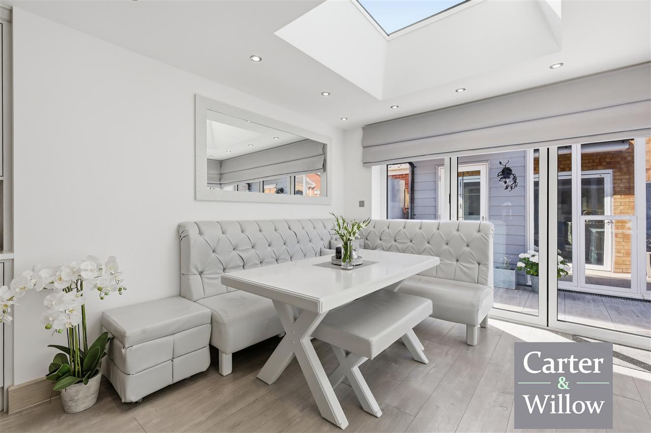 Burdetts Road, Dagenham, Essex Image 6