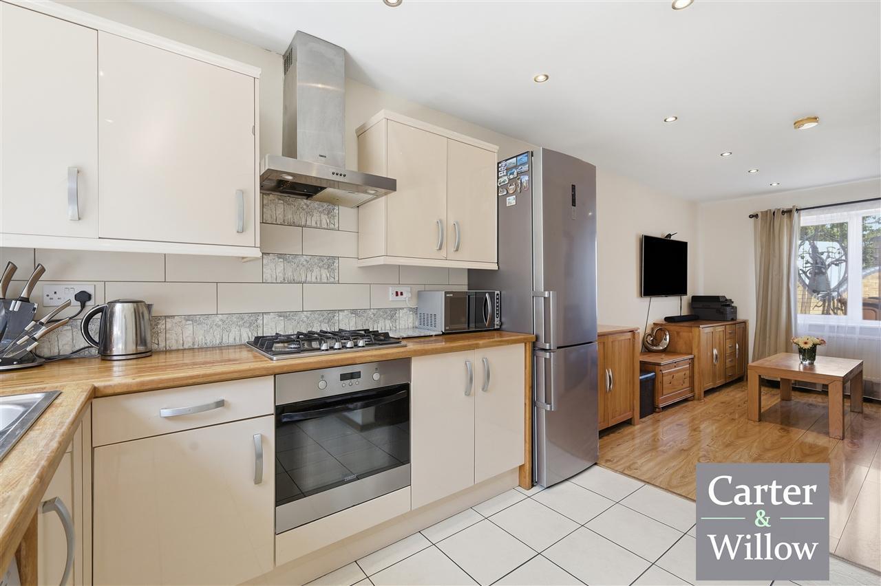 Burdetts Road, Dagenham, Essex Image 9
