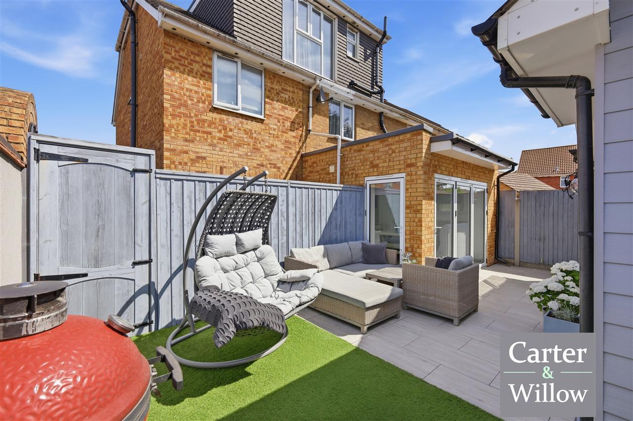 Burdetts Road, Dagenham, Essex Image 24
