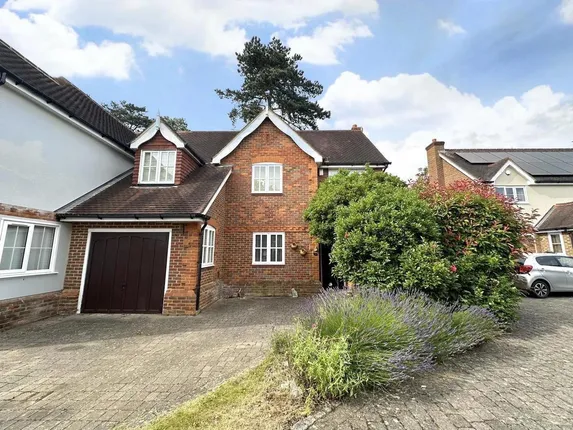 Kemsley Chase, Farnham Royal, SL2