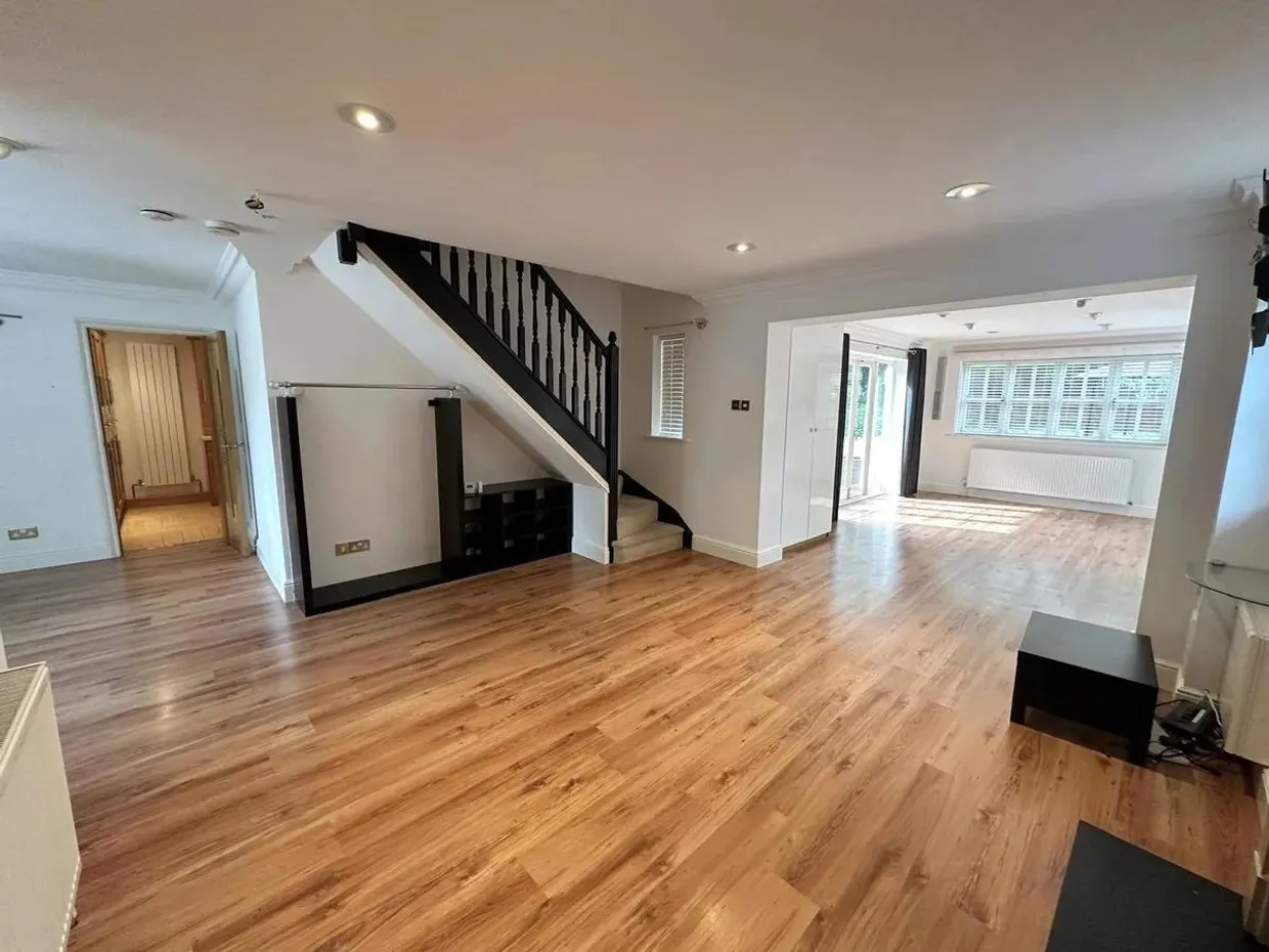 Kemsley Chase, Farnham Royal, SL2 photo 3