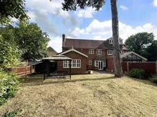Kemsley Chase, Farnham Royal, SL2 photo 7