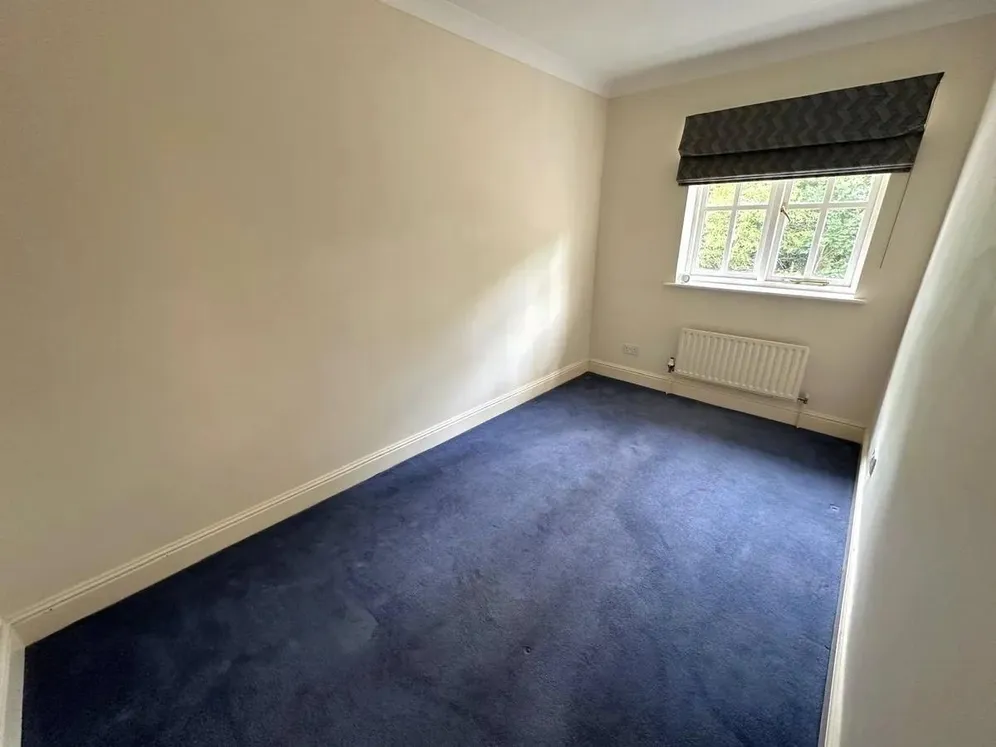 Kemsley Chase, Farnham Royal, SL2 photo 13