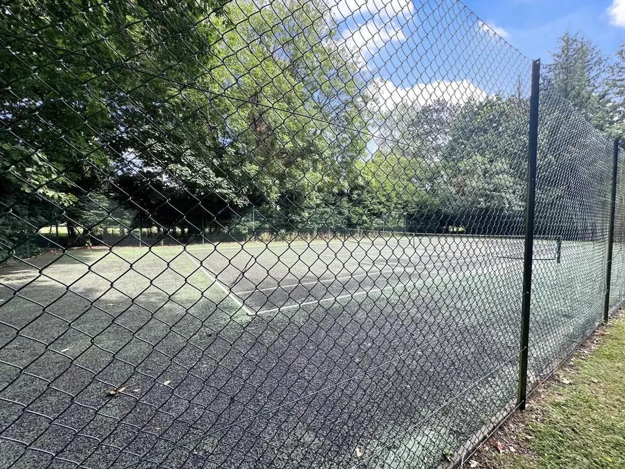 Kemsley Chase, Farnham Royal, SL2 photo 17