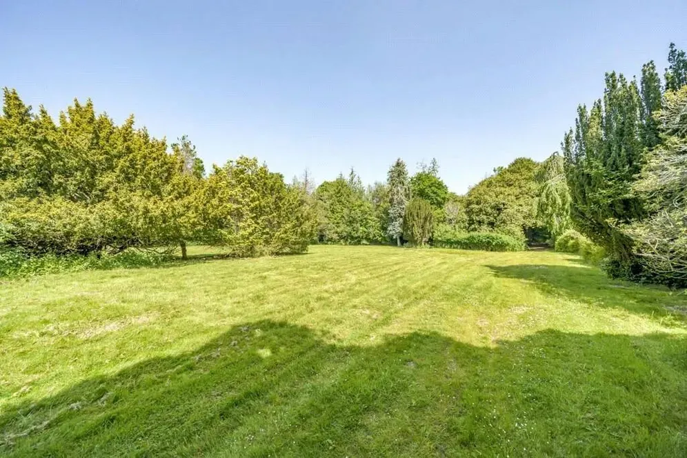 Kemsley Chase, Farnham Royal, SL2 photo 19