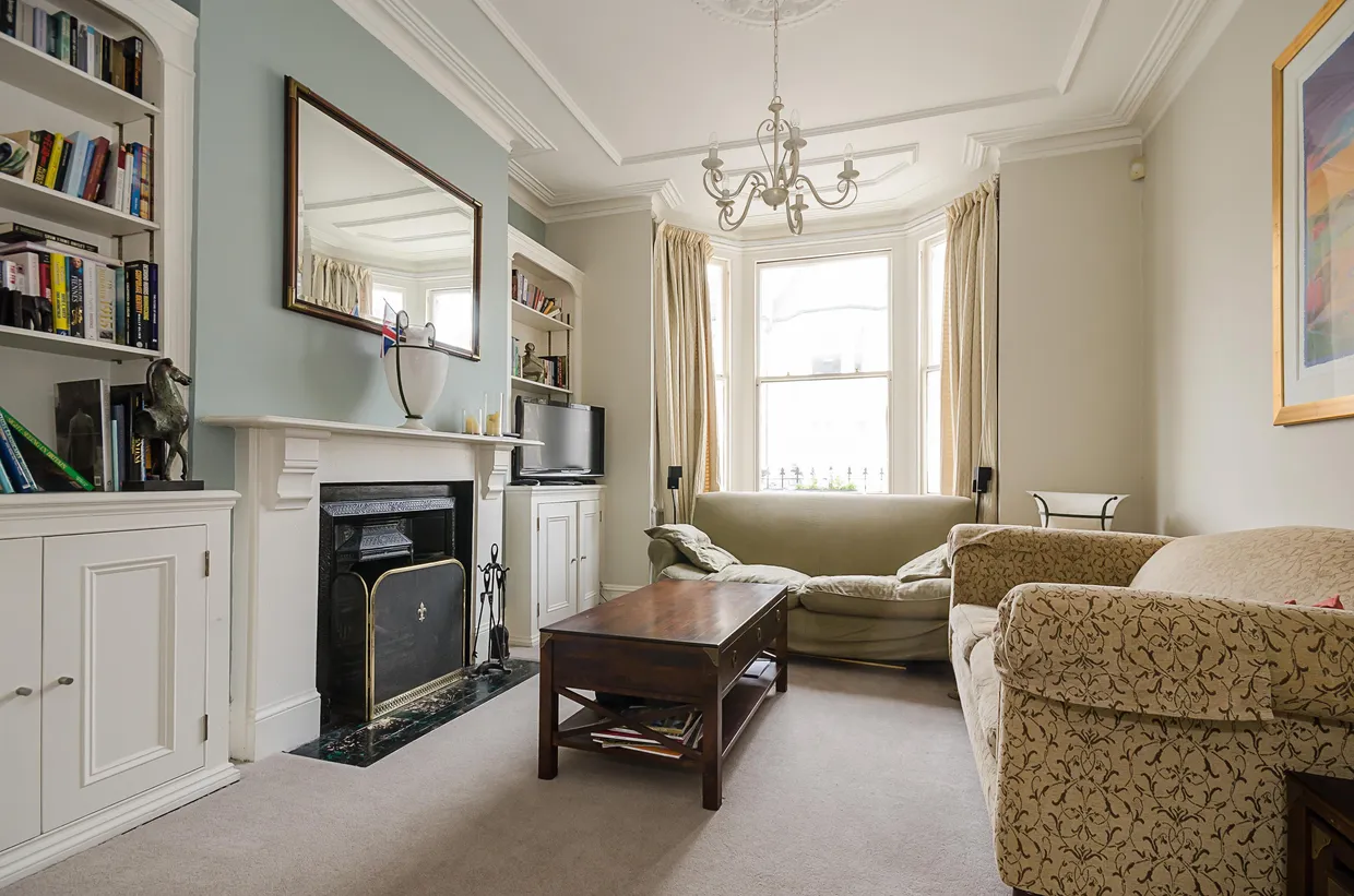 Tregarvon Road London SW11 photo 3