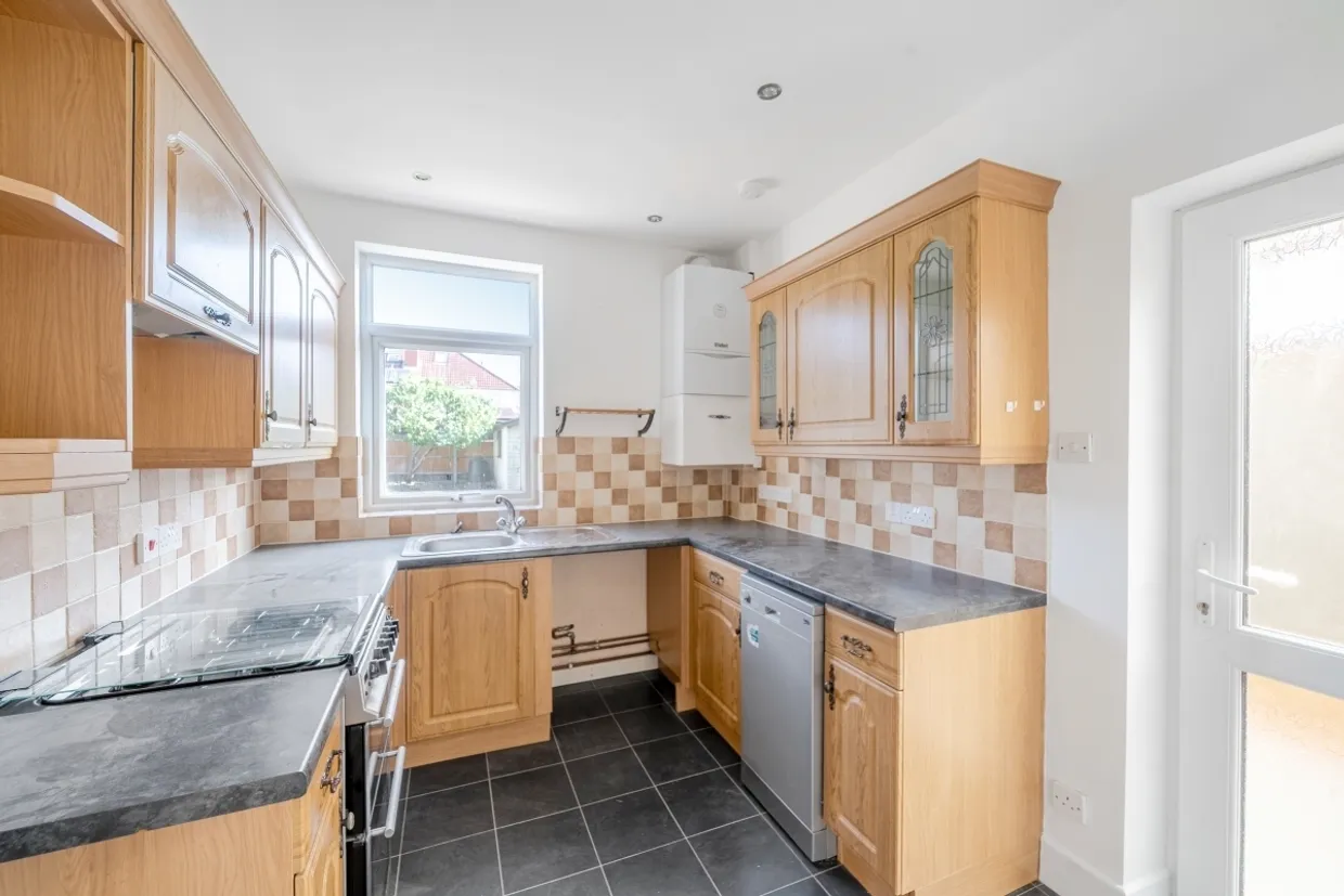 Luccombe Road Upper Shirley SO15 photo 5