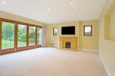 Vicarage Way Gerrards Cross SL9 photo 7
