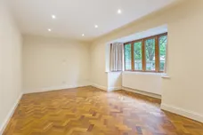 Vicarage Way Gerrards Cross SL9 photo 8