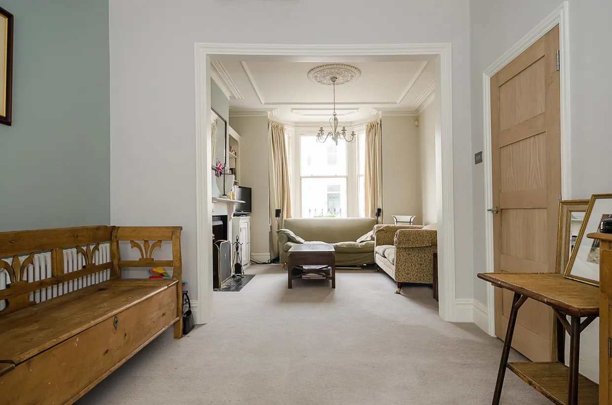 Tregarvon Road London SW11 photo 4