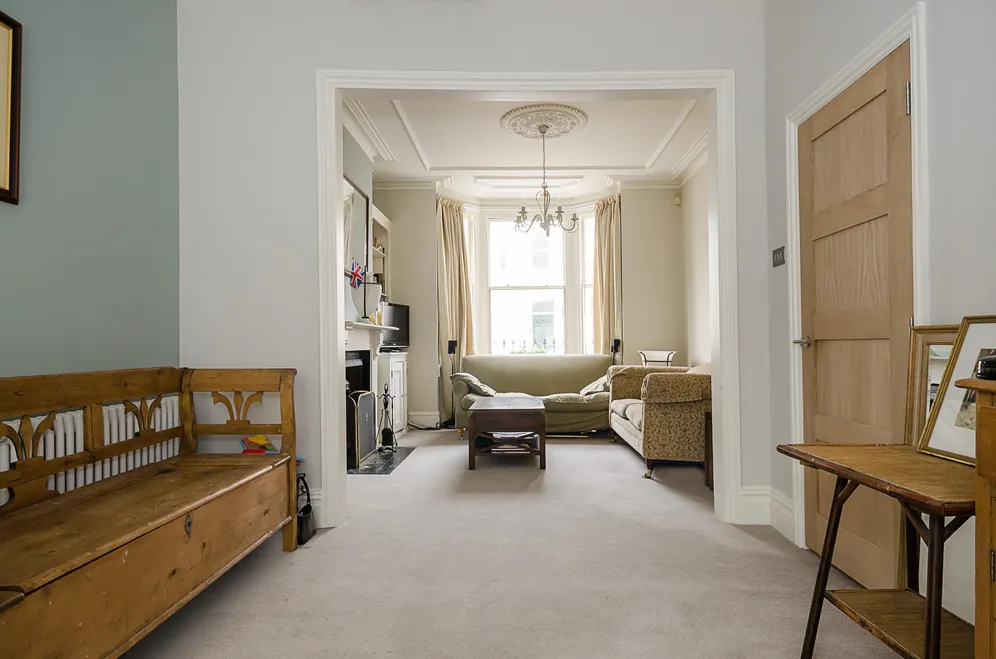 Tregarvon Road London SW11 photo 4