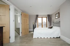 Tregarvon Road London SW11 photo 5