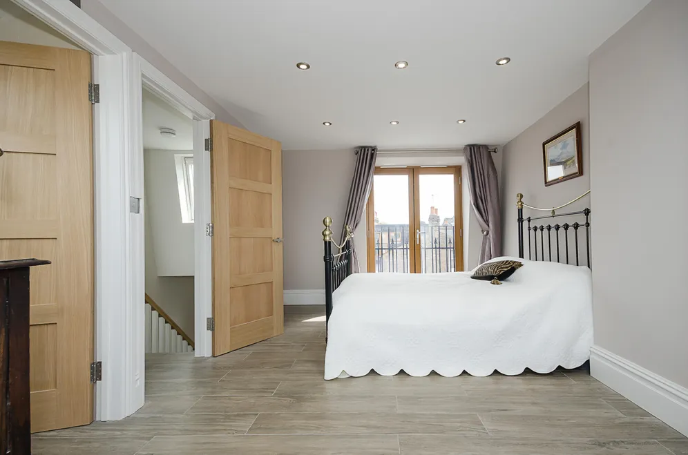 Tregarvon Road London SW11 photo 5