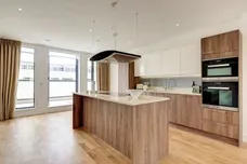 Fairmont Mews London NW2 photo 2