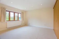 Vicarage Way Gerrards Cross SL9 photo 18