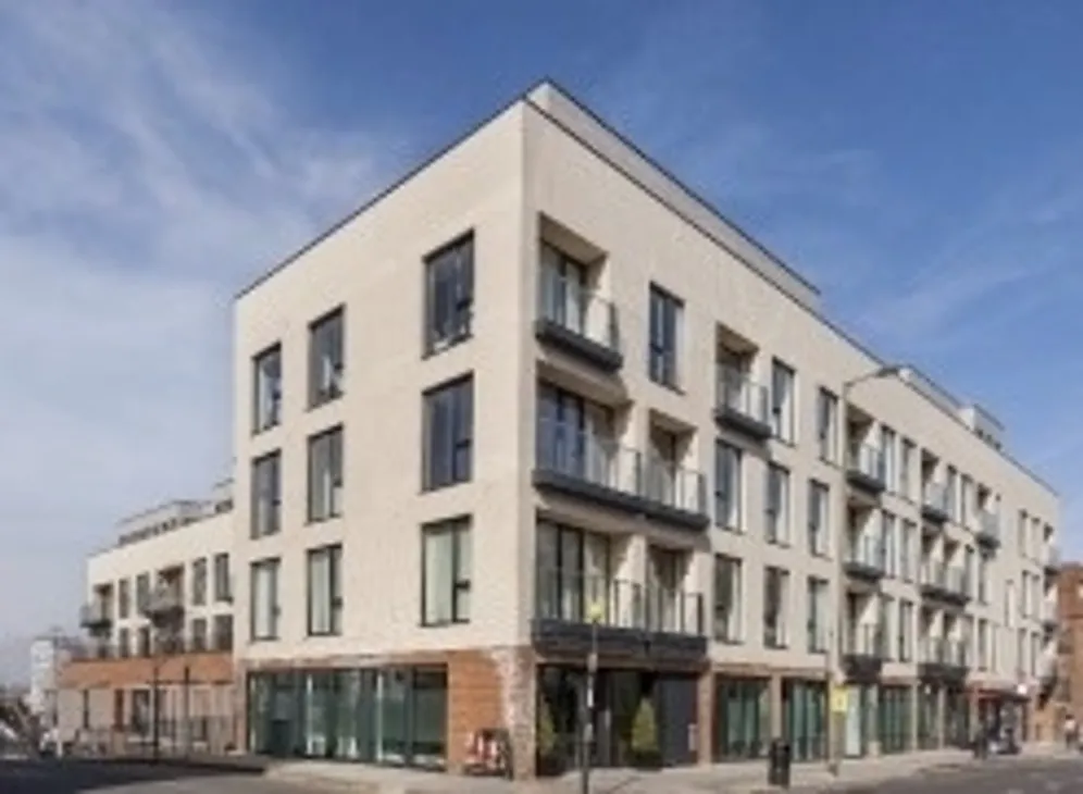 Fairmont Mews London NW2 photo 4