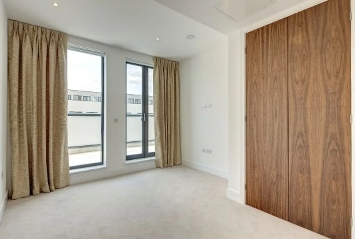 Fairmont Mews London NW2 photo 7