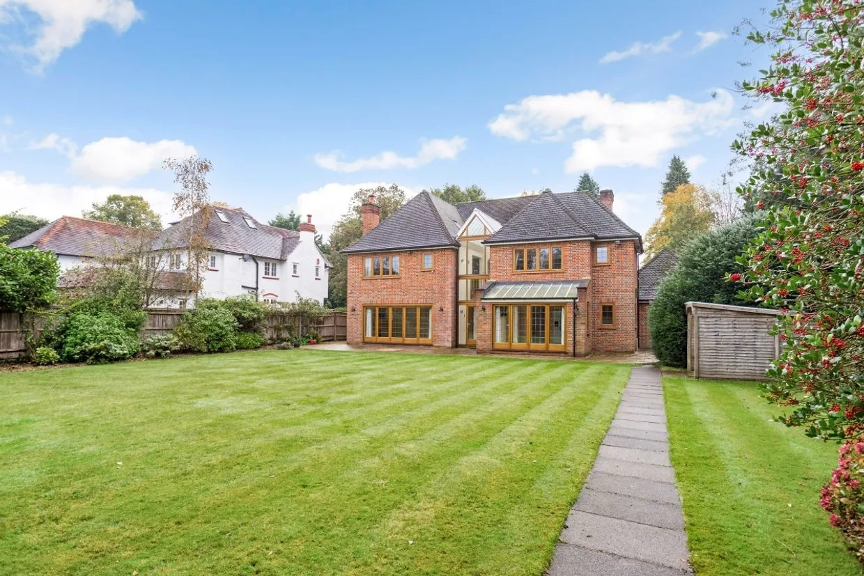 Vicarage Way Gerrards Cross SL9 photo 22