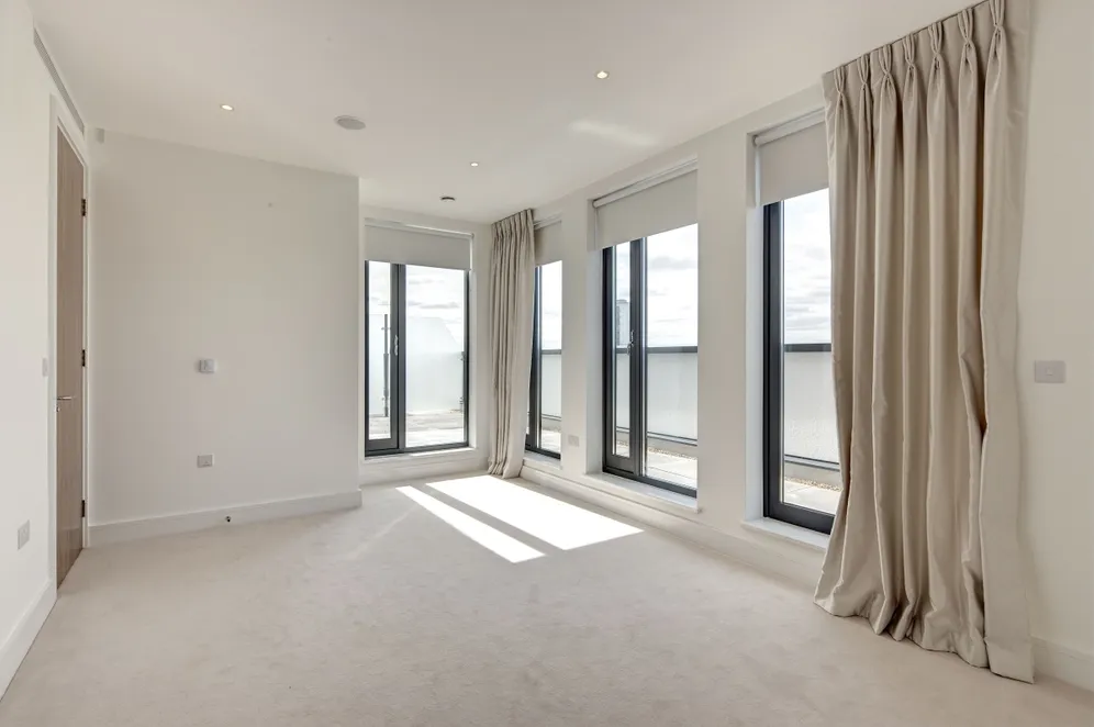 Fairmont Mews London NW2 photo 12