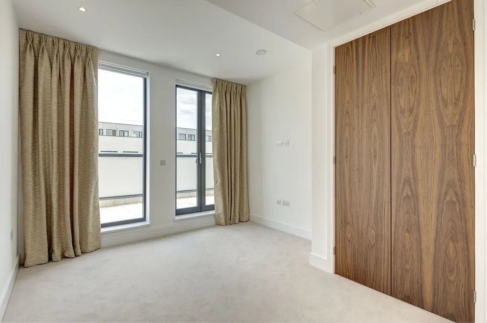 Fairmont Mews London NW2 photo 13