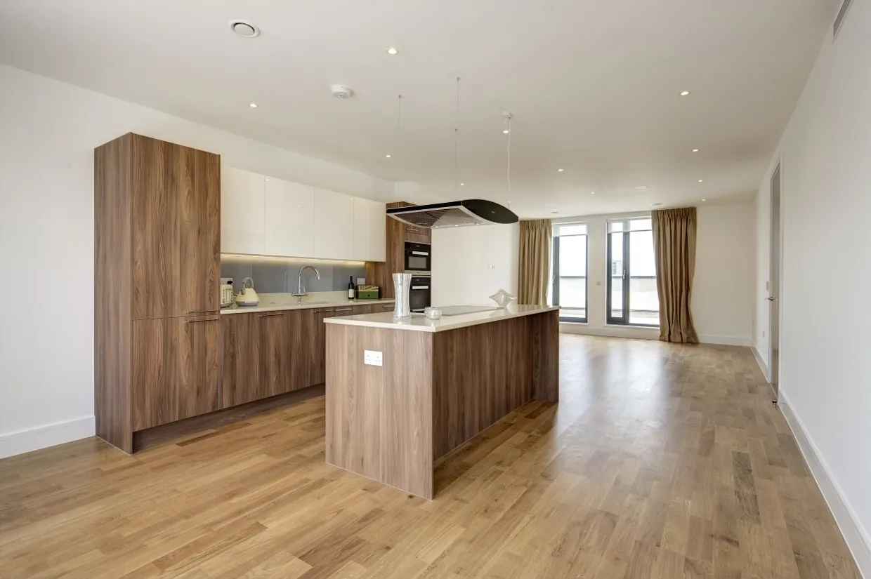 Fairmont Mews London NW2 photo 14