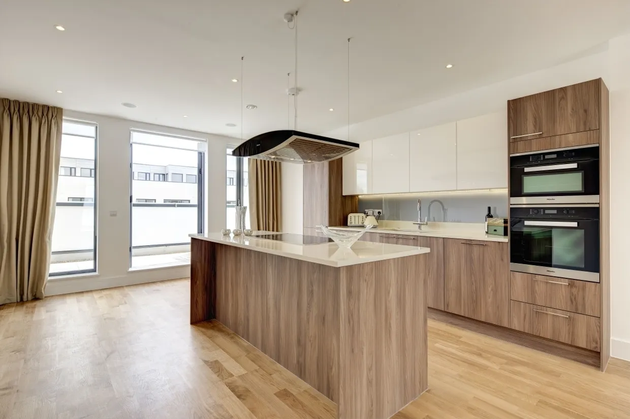 Fairmont Mews London NW2 photo 15