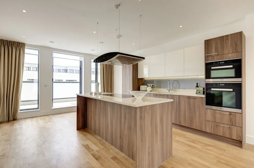 Fairmont Mews London NW2 photo 15