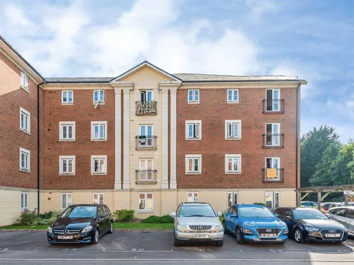 Brunel Crescent, Swindonphoto