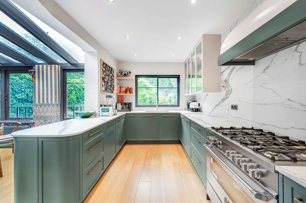 Redston Road London N8 photo 20
