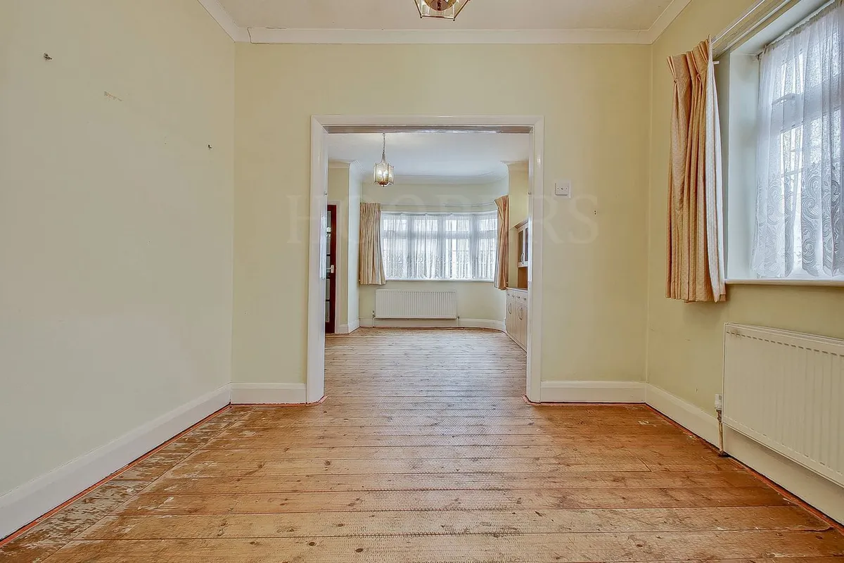 Winston Avenue, London, NW9