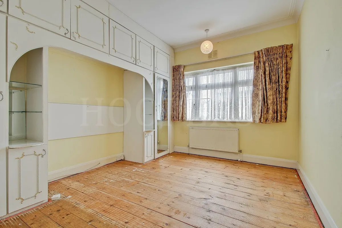 Winston Avenue, London, NW9