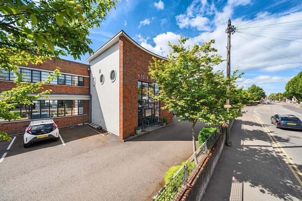 Ware Road, Hertford, SG13 photo 14