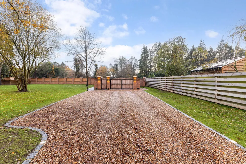 Church Road, Windlesham, GU20 photo 17