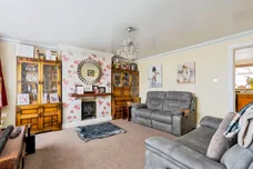 Daniel Close, LANCING