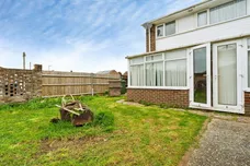 Daniel Close, LANCING