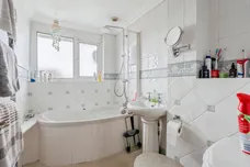 Daniel Close, LANCING