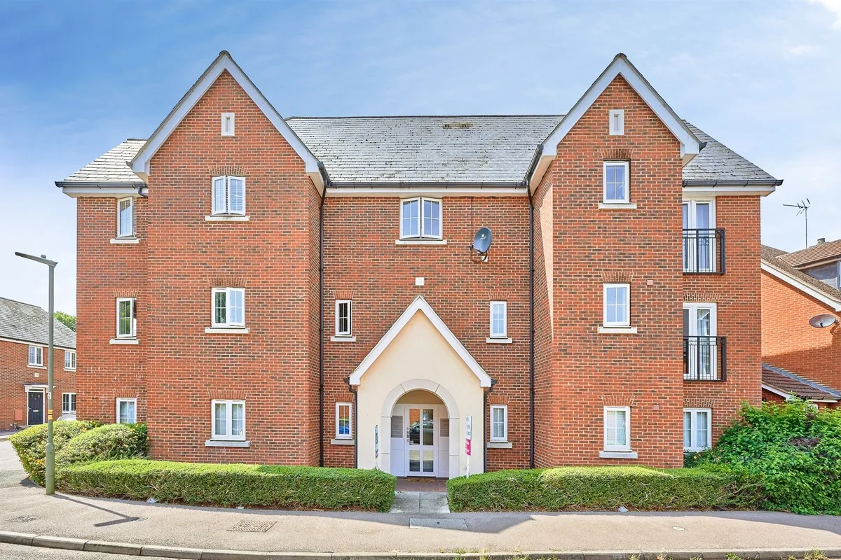 Sanville Gardens, Stanstead Abbotts, WARE