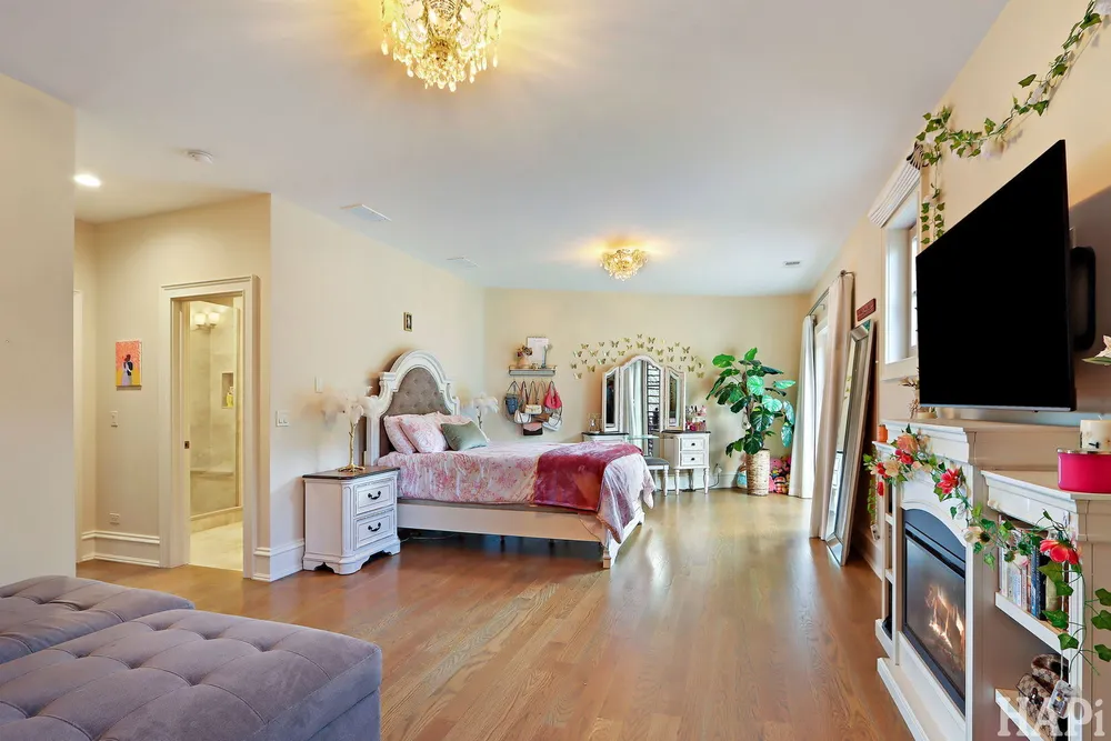 18 ENCLAVE COURT, South Barrington, IL 60010