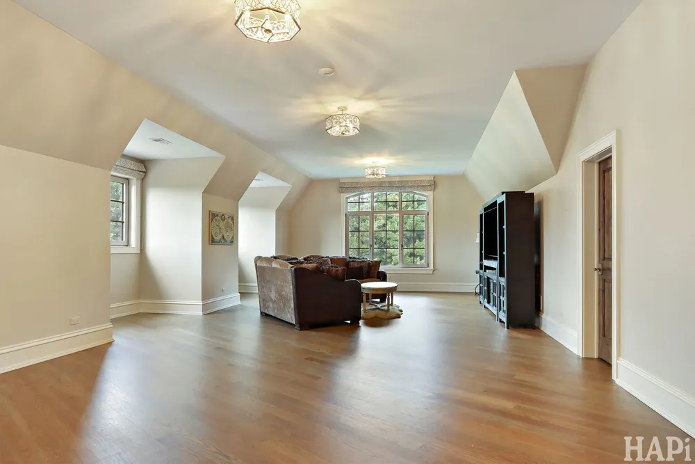 18 ENCLAVE COURT, South Barrington, IL 60010