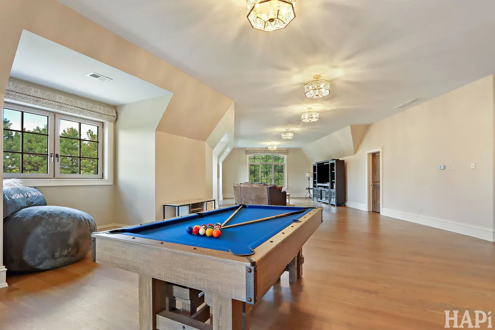 18 ENCLAVE COURT, South Barrington, IL 60010