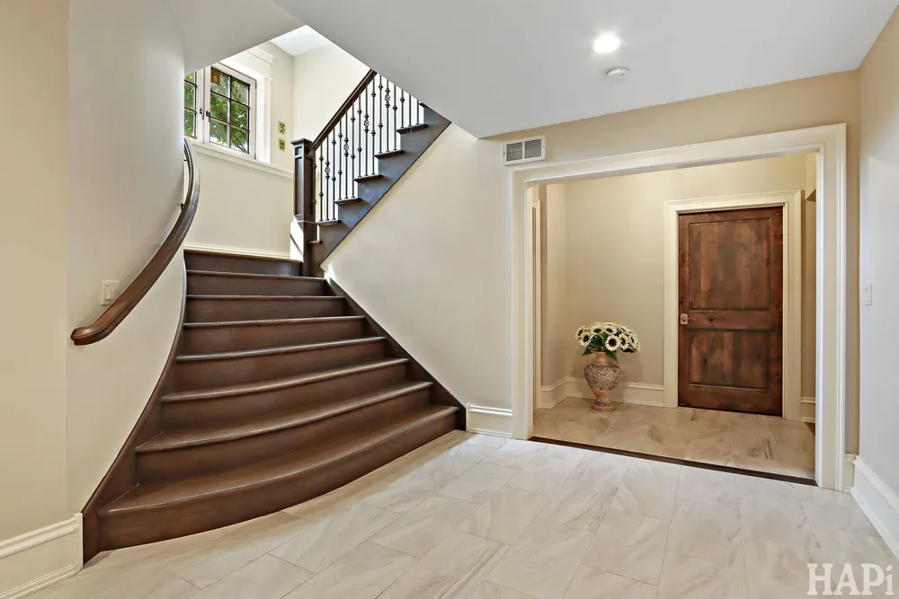 18 ENCLAVE COURT, South Barrington, IL 60010