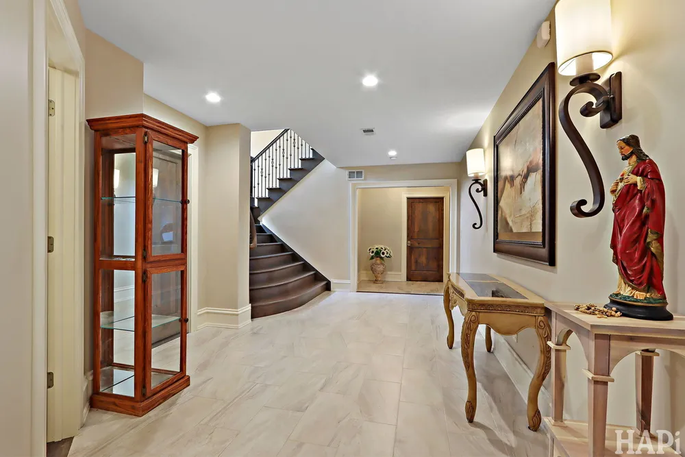 18 ENCLAVE COURT, South Barrington, IL 60010